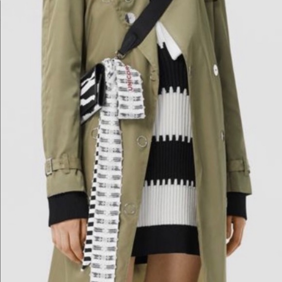 NWT BURBERRY Silk Bandeau Scarf 🤍❤️ - Picture 8 of 11